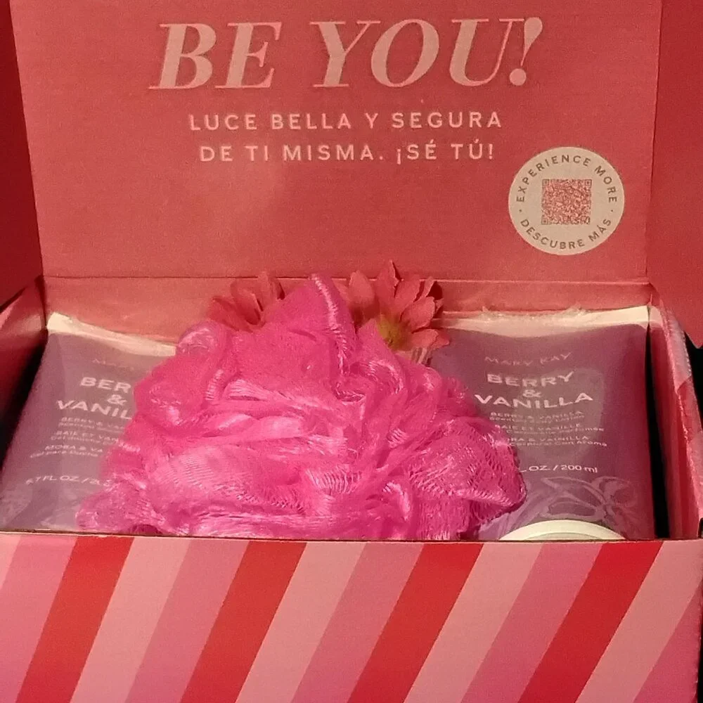 Body Care Beauty Box! Berry And Vanilla Shower Gel And Body Lotion Mary Kay! - Picture 1 of 4